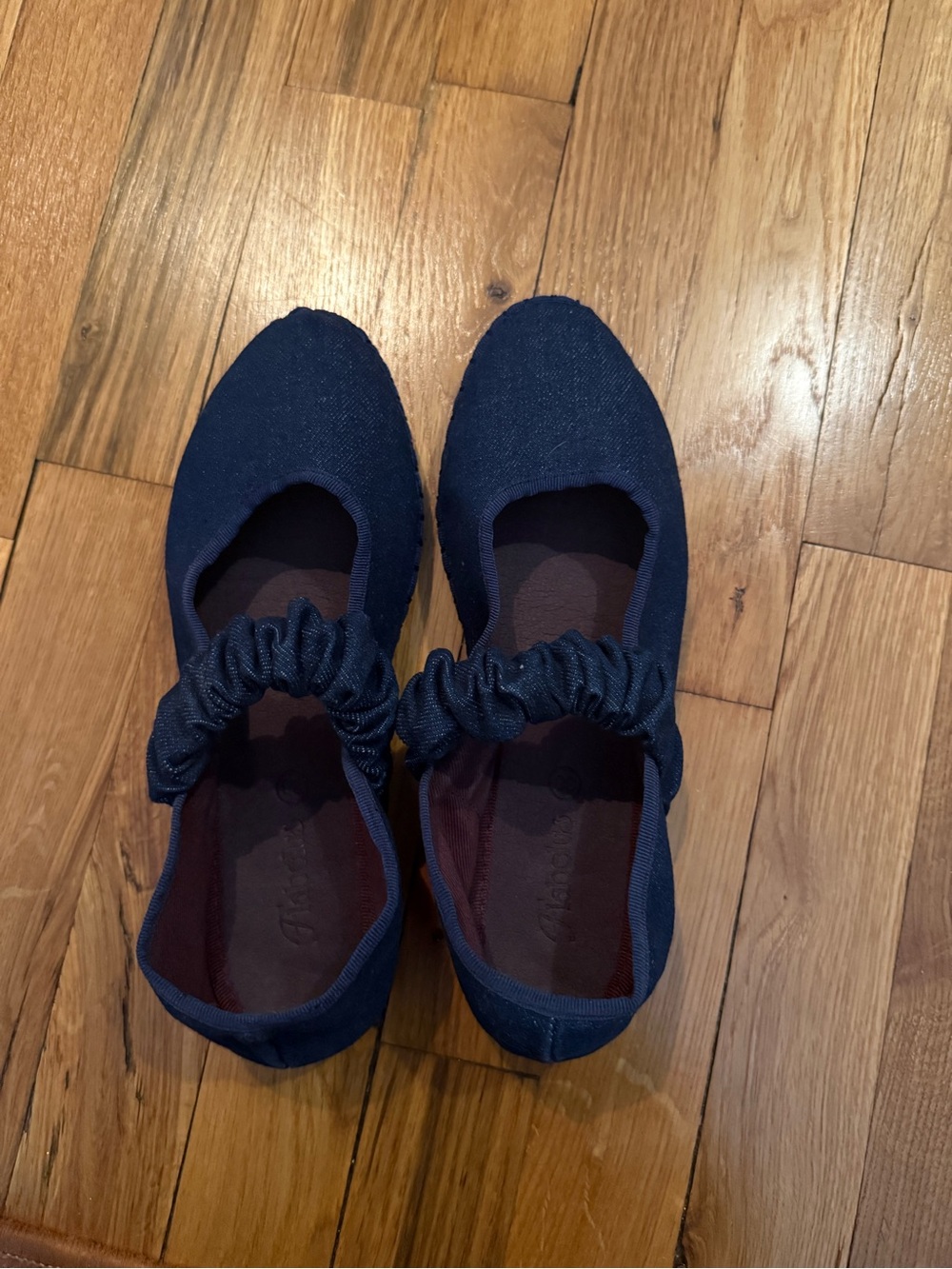 Flabelus Elastic-Strap Women's Ballet Flats